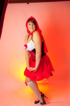 Short haired plumper Sian models non nude in a Red Riding Hood outfit nude photo #4