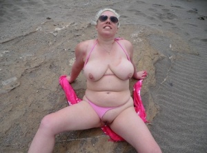 Older platinum blonde Barby exposes her plump body at the seaside #8