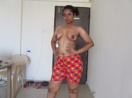 Busty Fat Naked - Fat Busty Indian Porn Pics & Naked Girls - CoedPictures.com